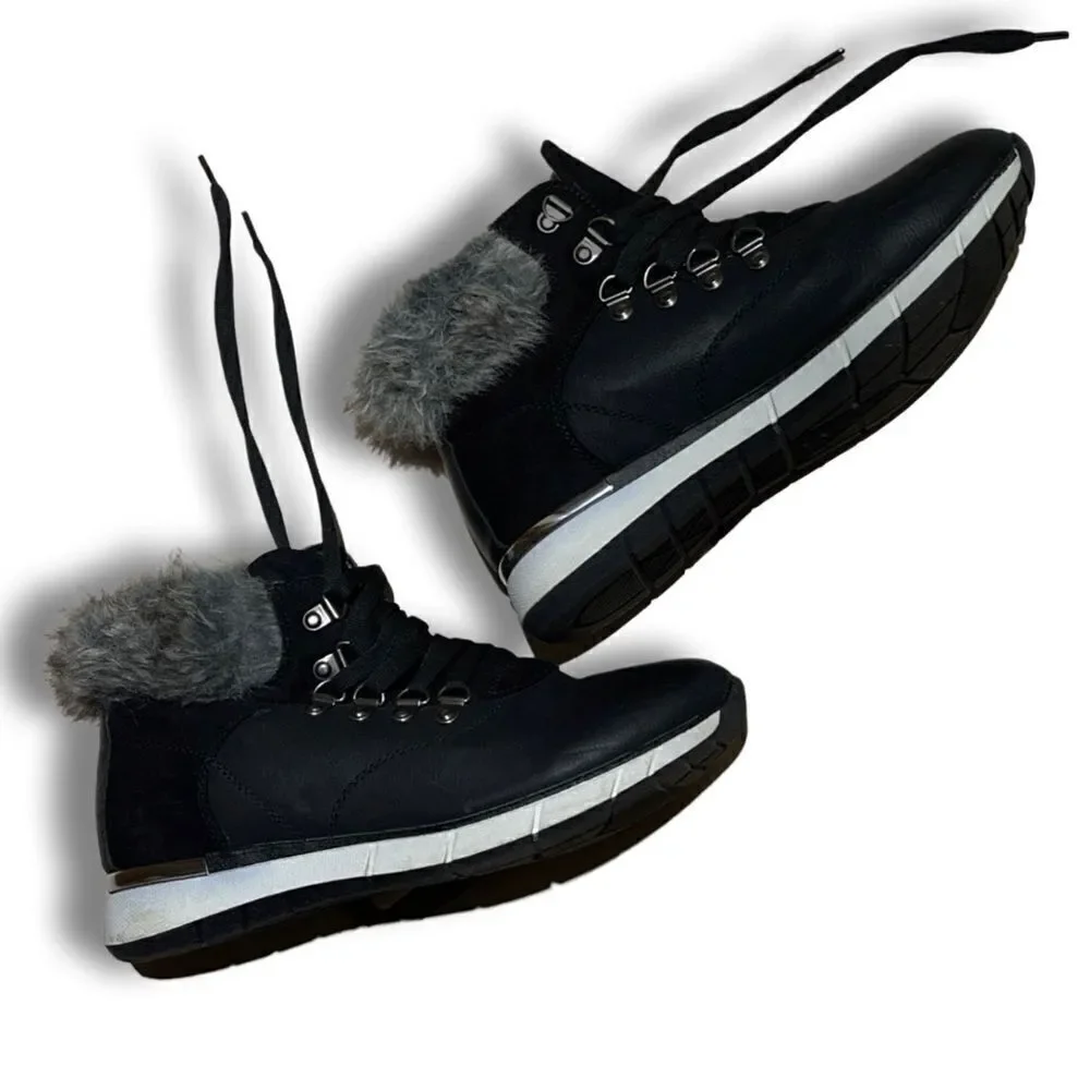 Lapierce Women's All-Weather Hiker Bootie Size 39
